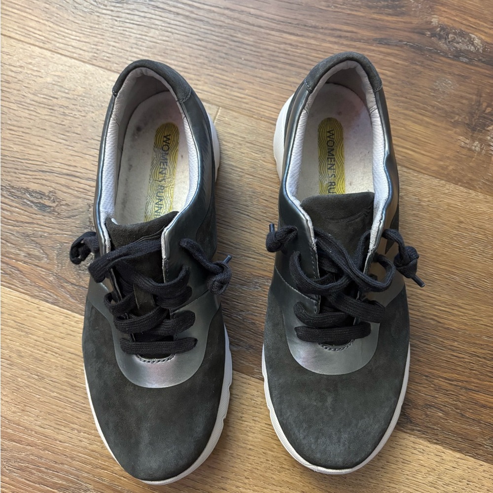 Dansko Women's Black and Silver Lace-Up Sneakers 38 (7.5-8)